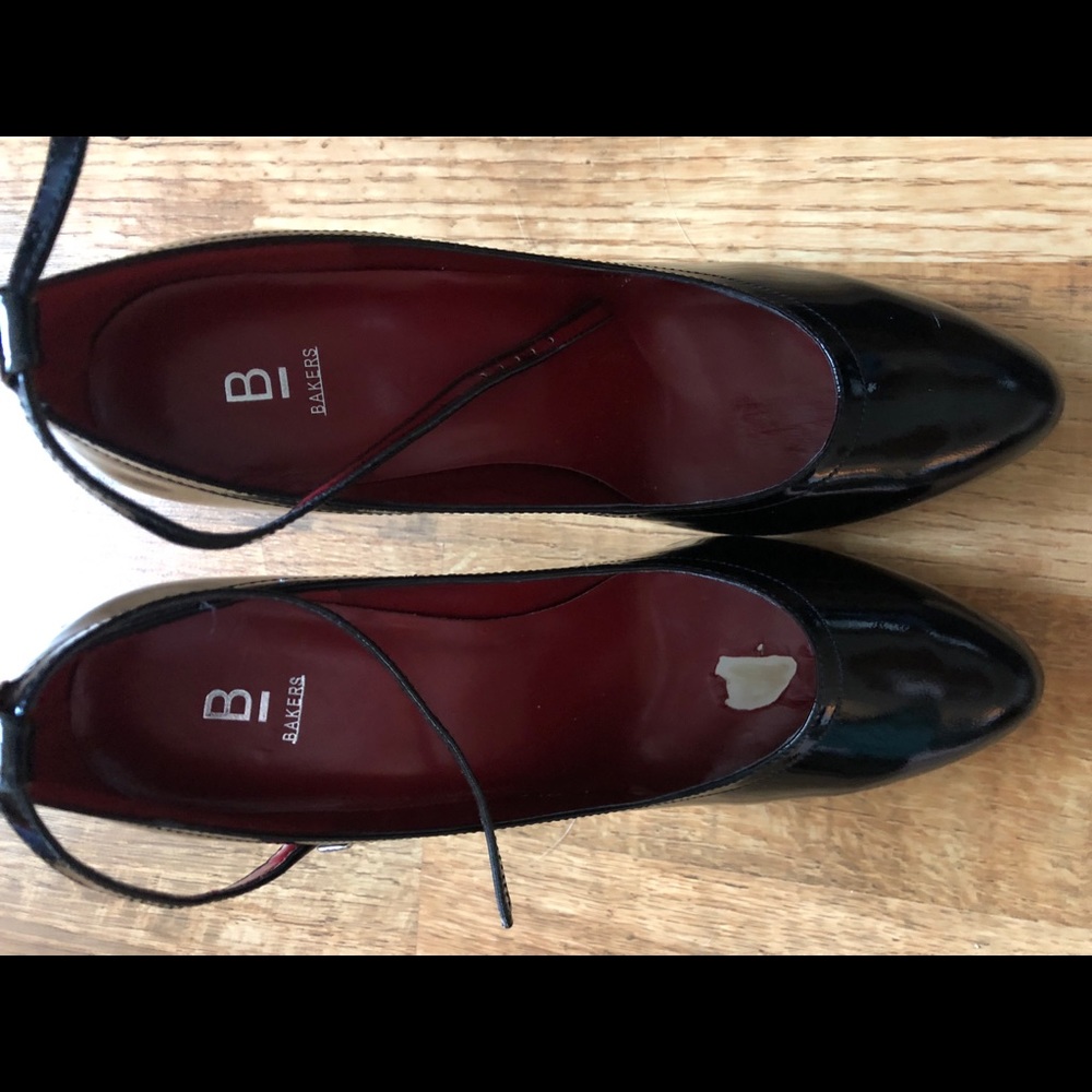 Bakers patent leather heels with strap Sz 8🎀